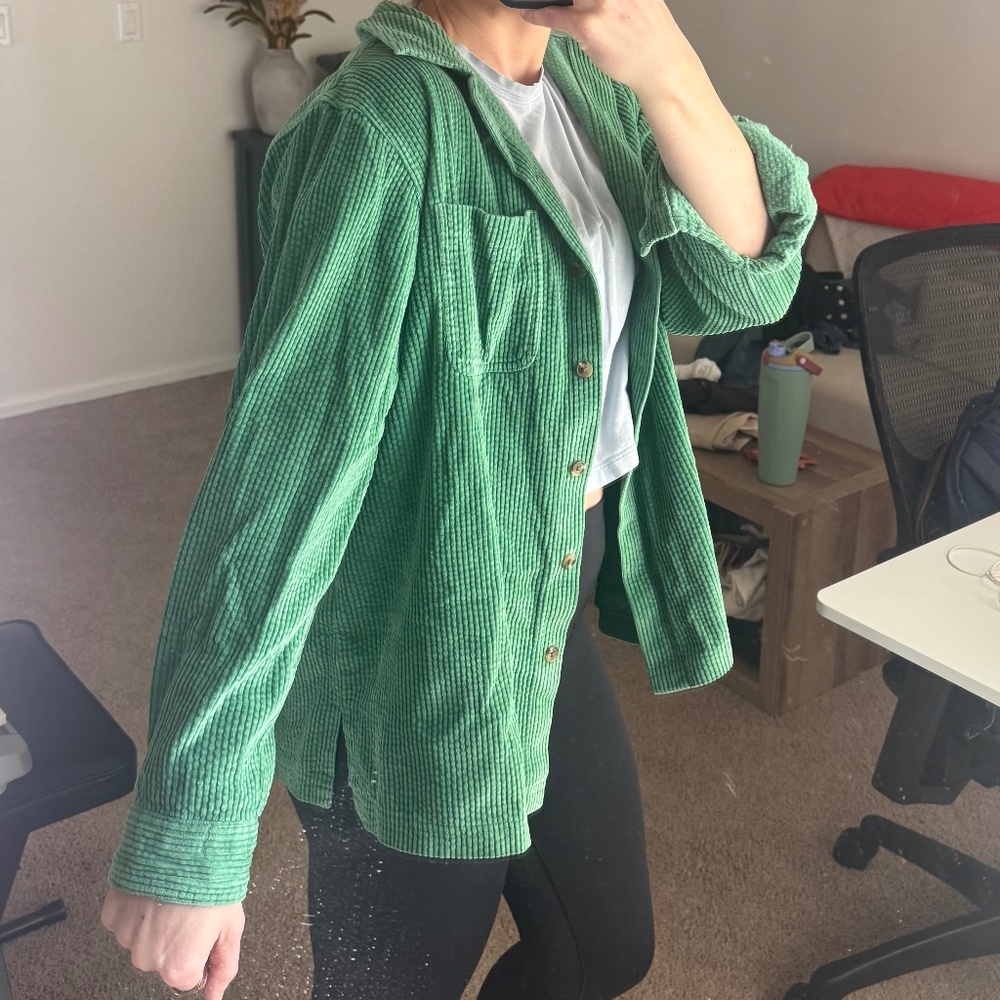 LL Bean Corduroy Button Up. Size M, Green